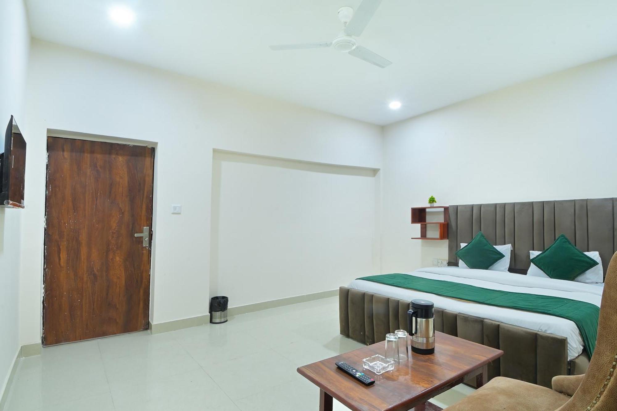 Chowdhry Tourist Lodge - New Delhi Railway Station - 2 Minutes Walk Luaran gambar