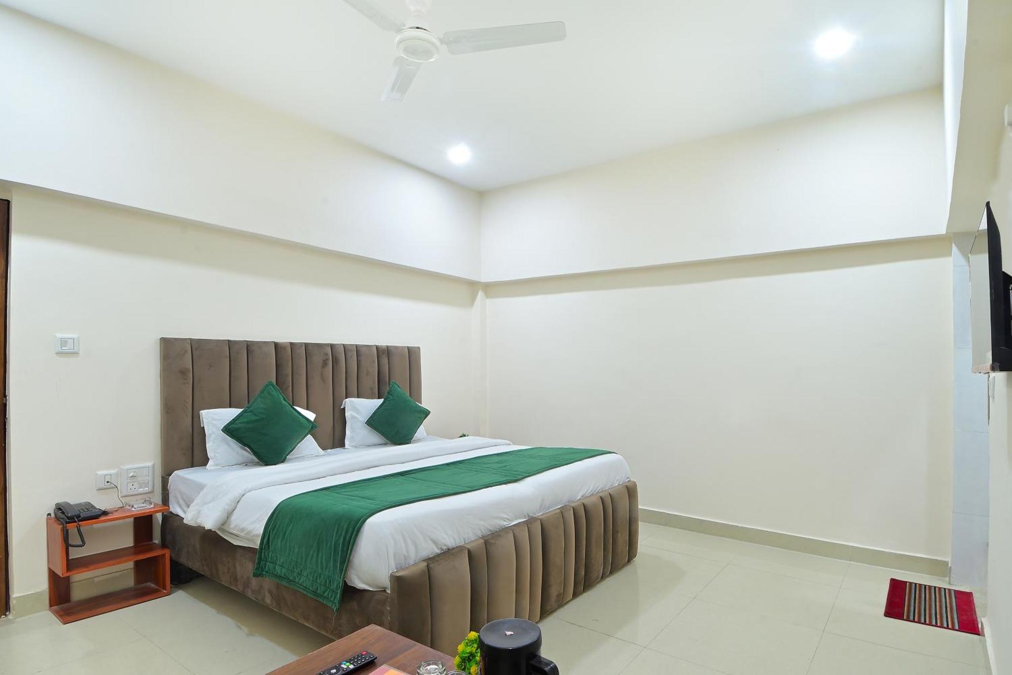 Chowdhry Tourist Lodge - New Delhi Railway Station - 2 Minutes Walk Luaran gambar