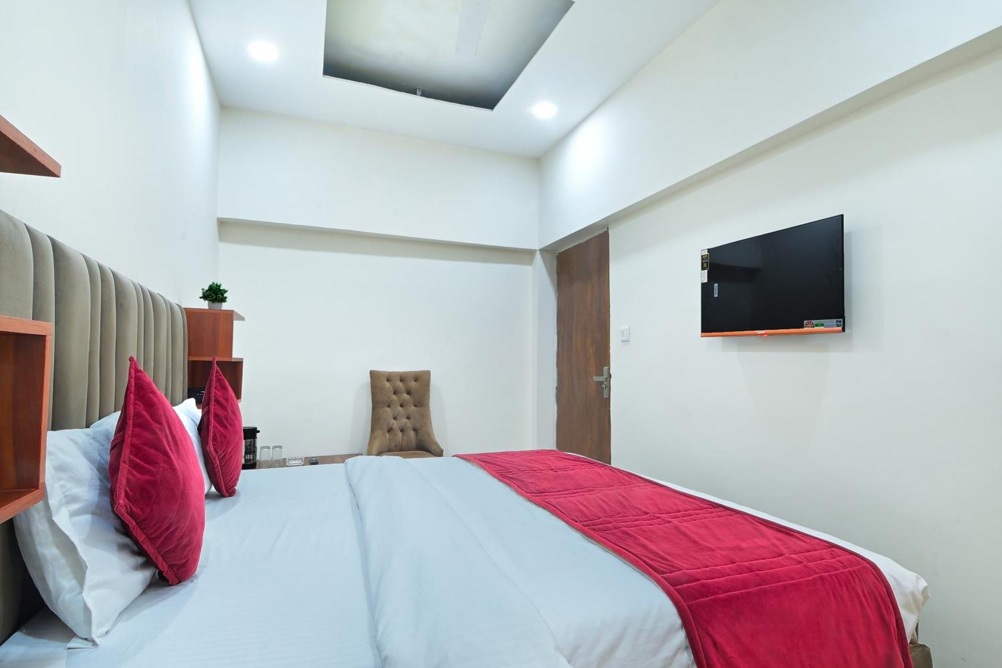 Chowdhry Tourist Lodge - New Delhi Railway Station - 2 Minutes Walk Luaran gambar