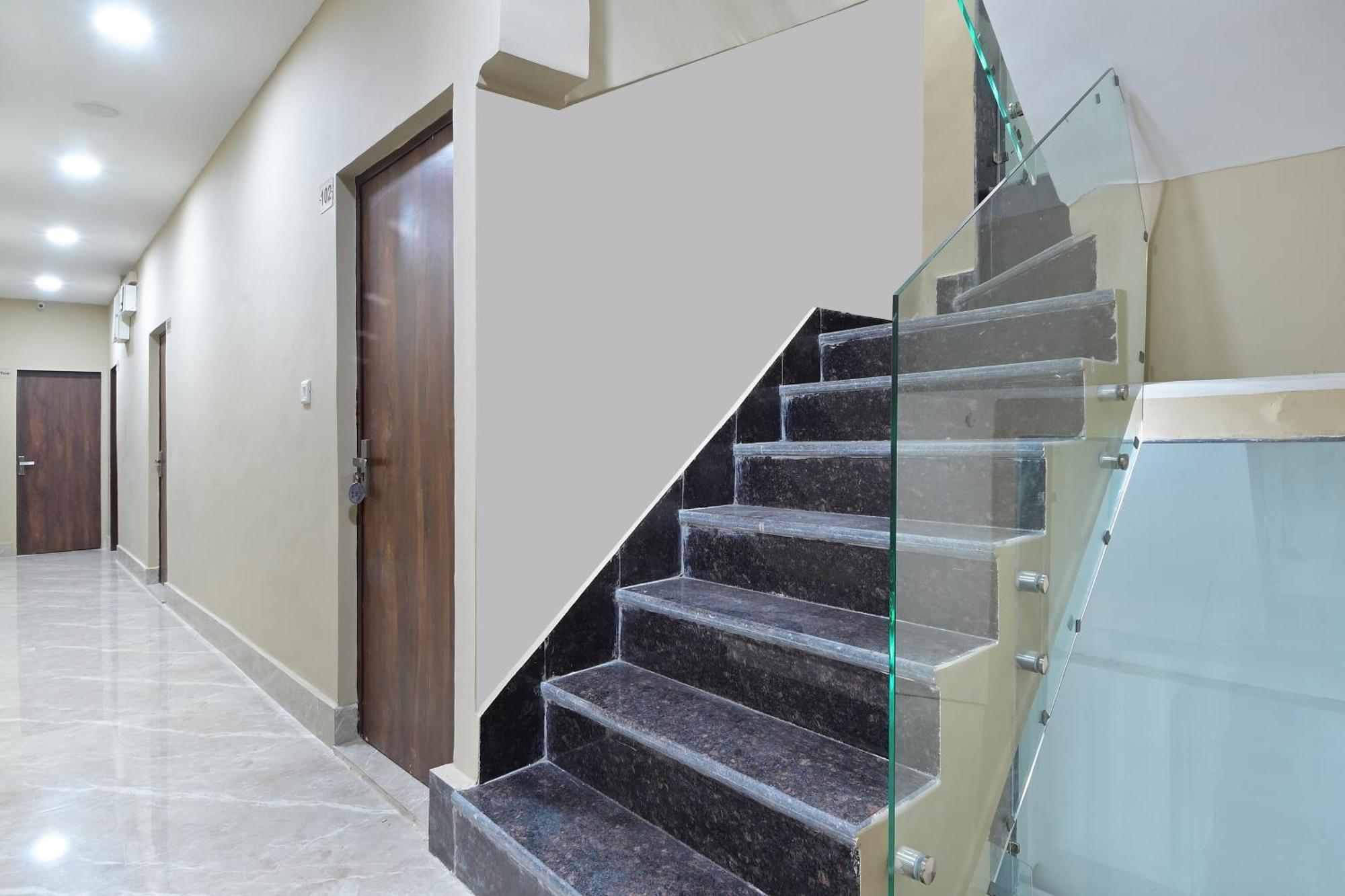Chowdhry Tourist Lodge - New Delhi Railway Station - 2 Minutes Walk Luaran gambar
