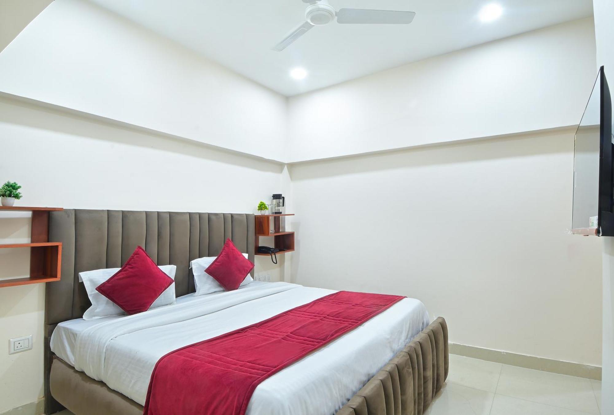 Chowdhry Tourist Lodge - New Delhi Railway Station - 2 Minutes Walk Luaran gambar