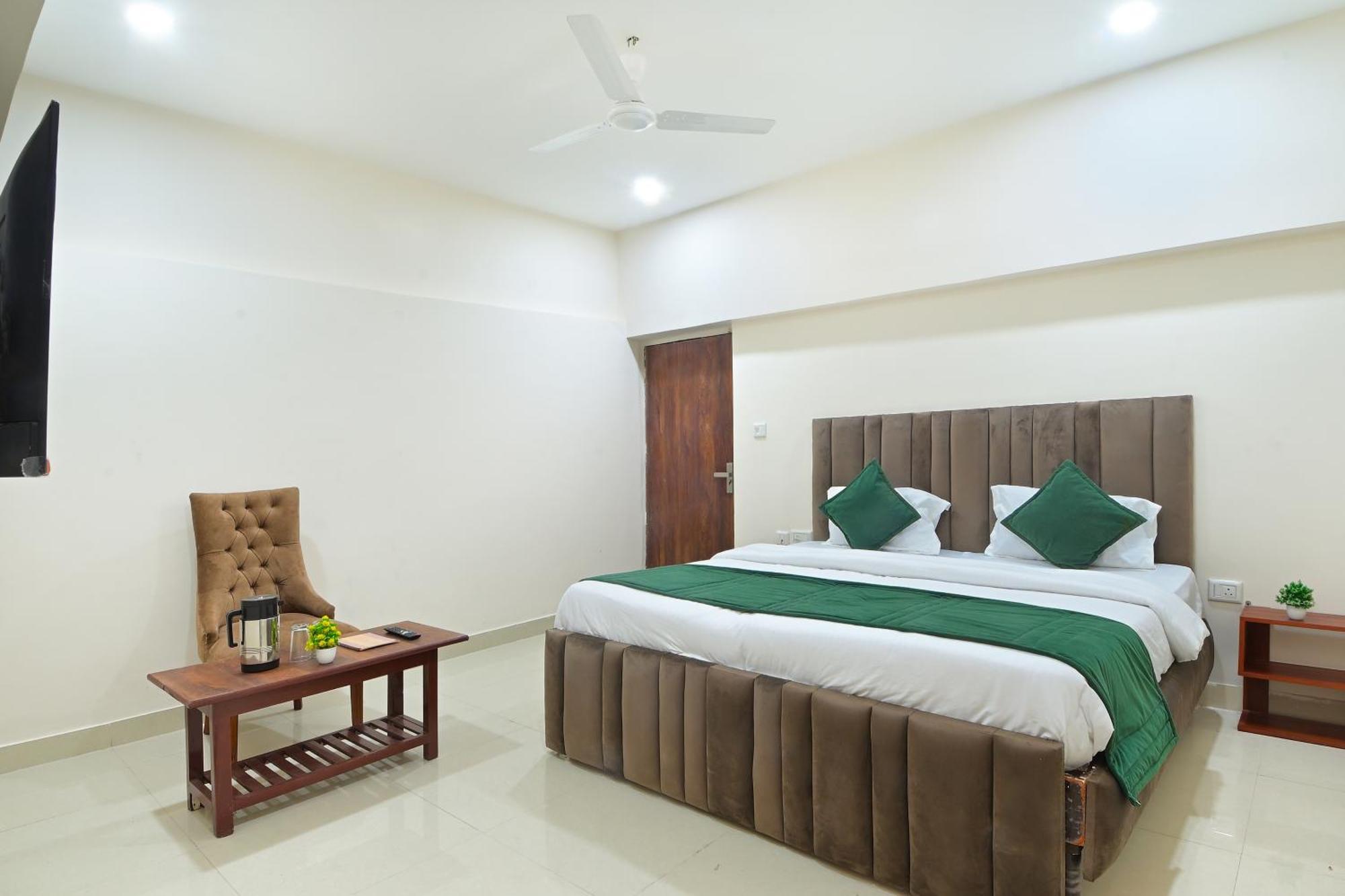 Chowdhry Tourist Lodge - New Delhi Railway Station - 2 Minutes Walk Luaran gambar