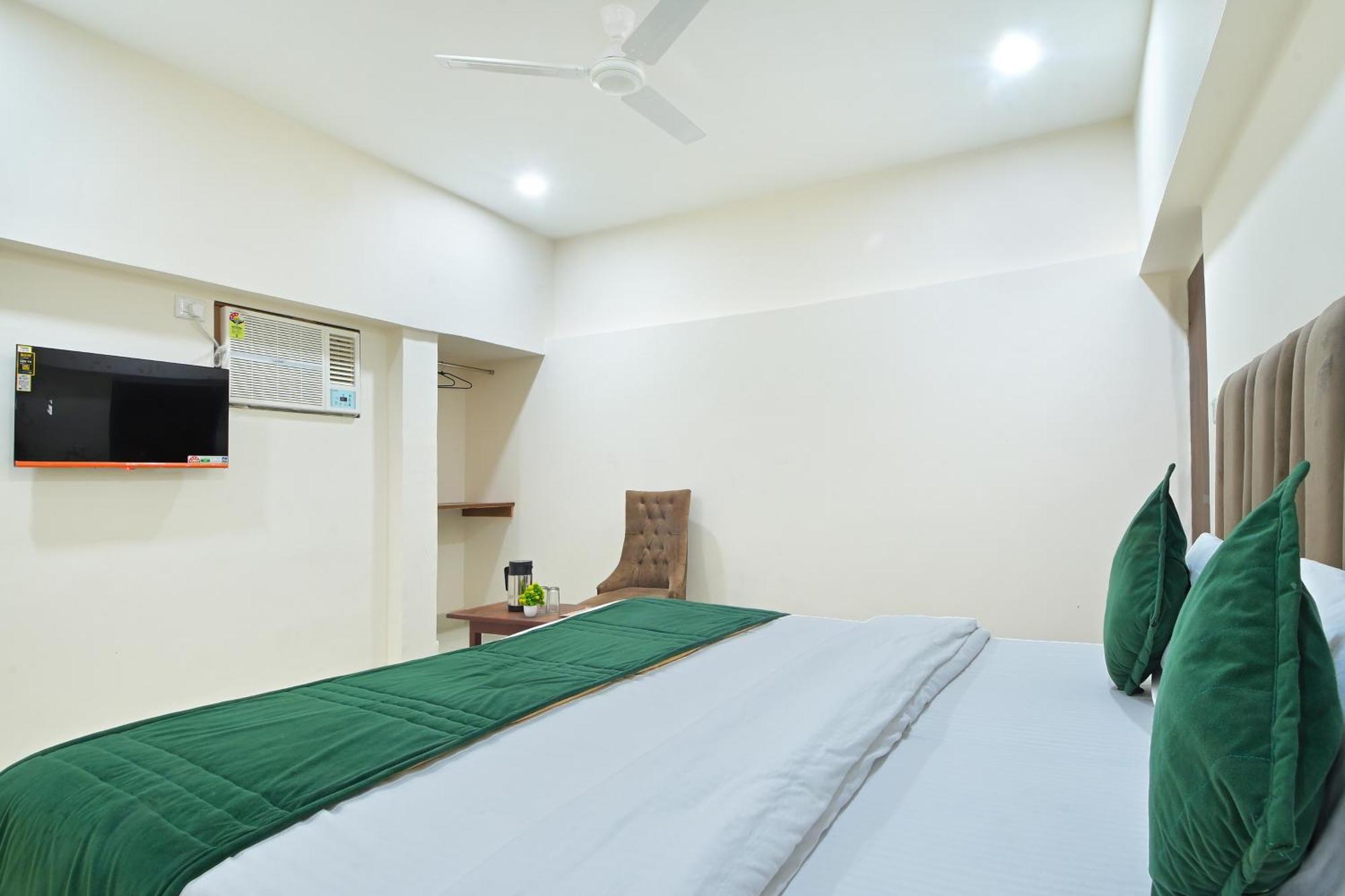 Chowdhry Tourist Lodge - New Delhi Railway Station - 2 Minutes Walk Luaran gambar